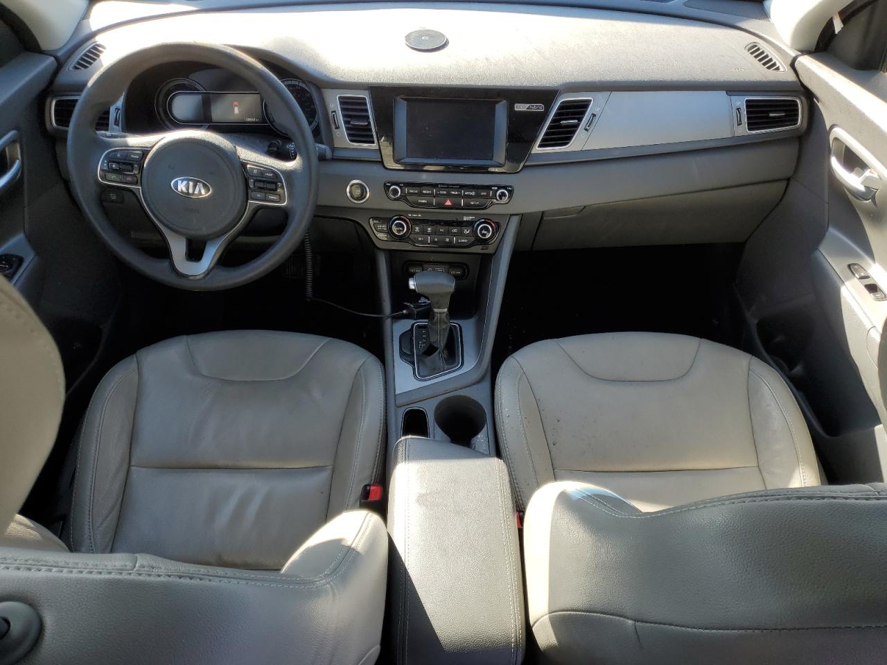 2017 Kia Niro - Image 8