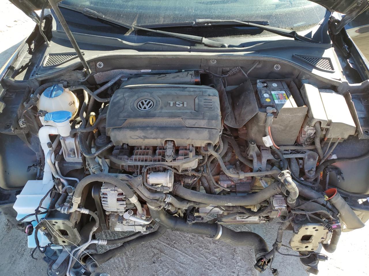 2017 Volkswagen Passat - Image 11