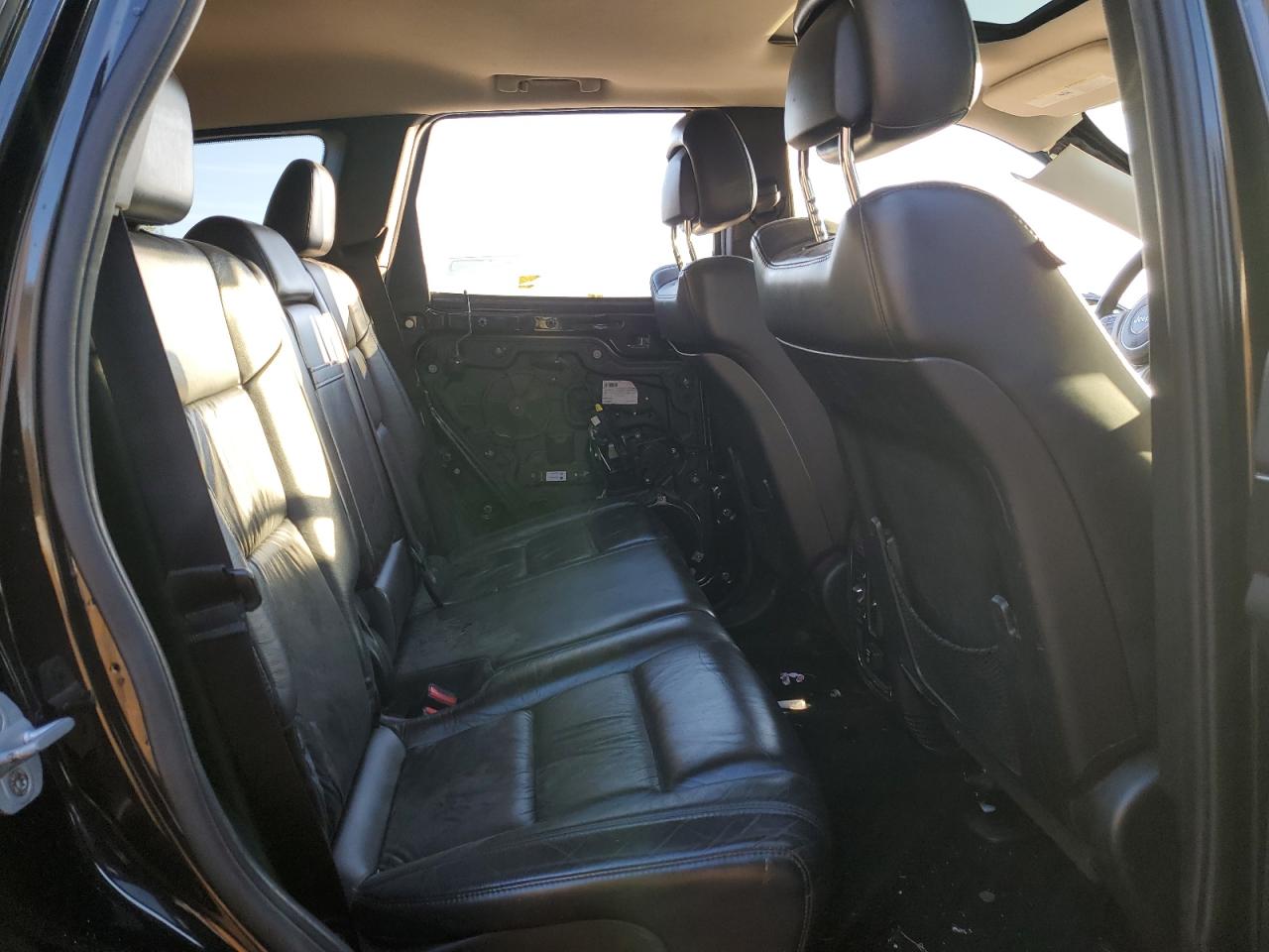 2011 Jeep Grand Cherokee - Image 11