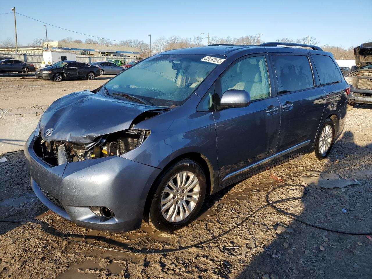 2015 Toyota Sienna - Image 1