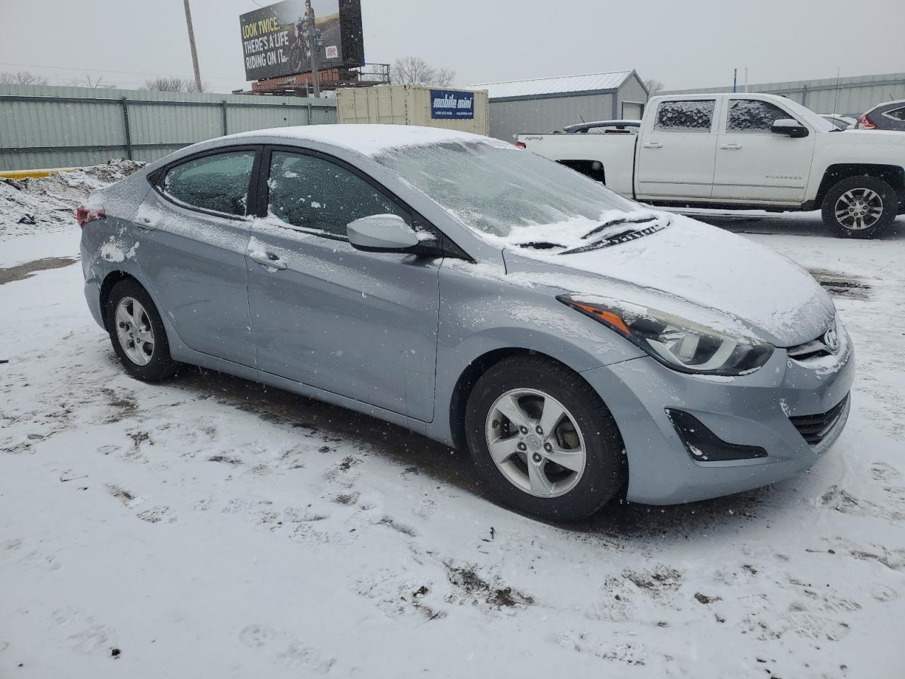 2015 Hyundai Elantra - Image 4