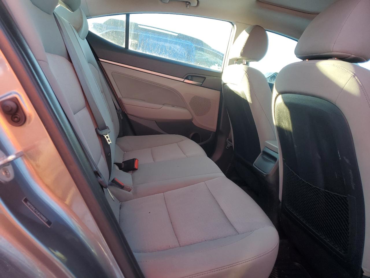 2018 Hyundai Elantra - Image 10