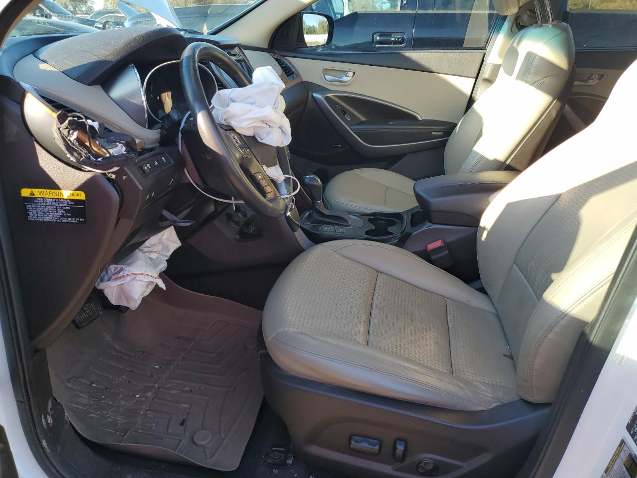 2016 Hyundai Santa Fe - Image 7