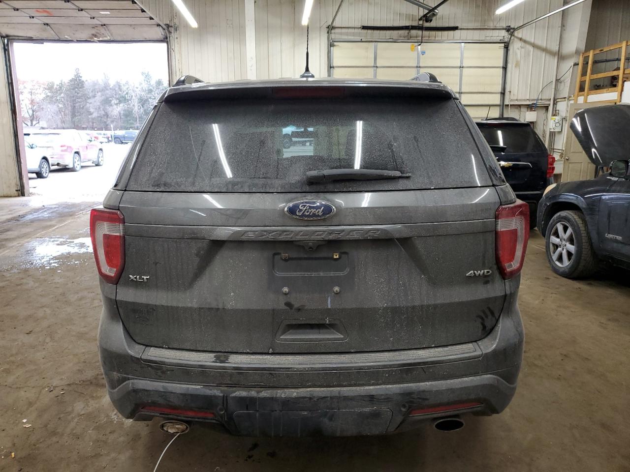 2019 Ford Explorer - Image 6