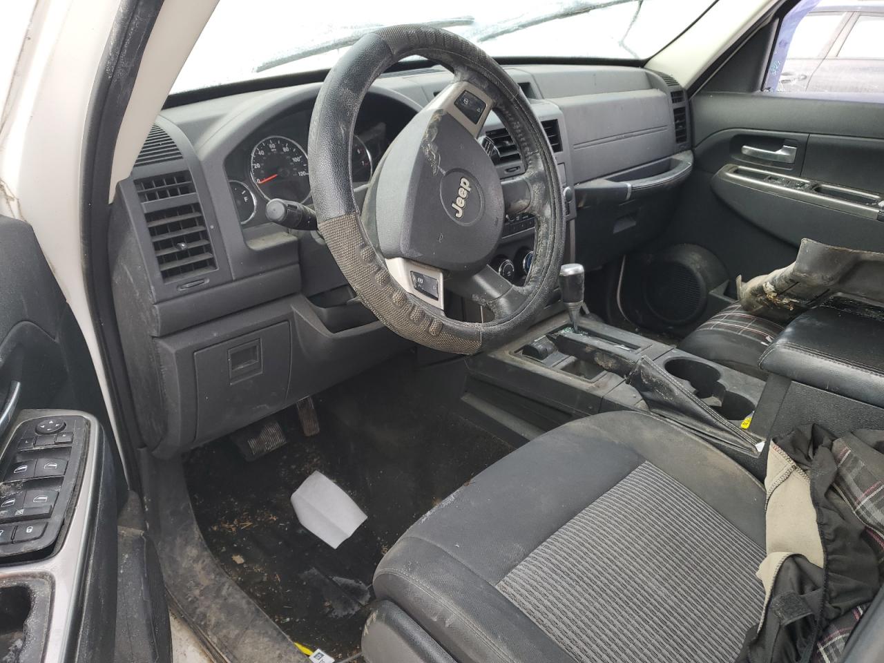 2010 Jeep Liberty (North America) - Image 8