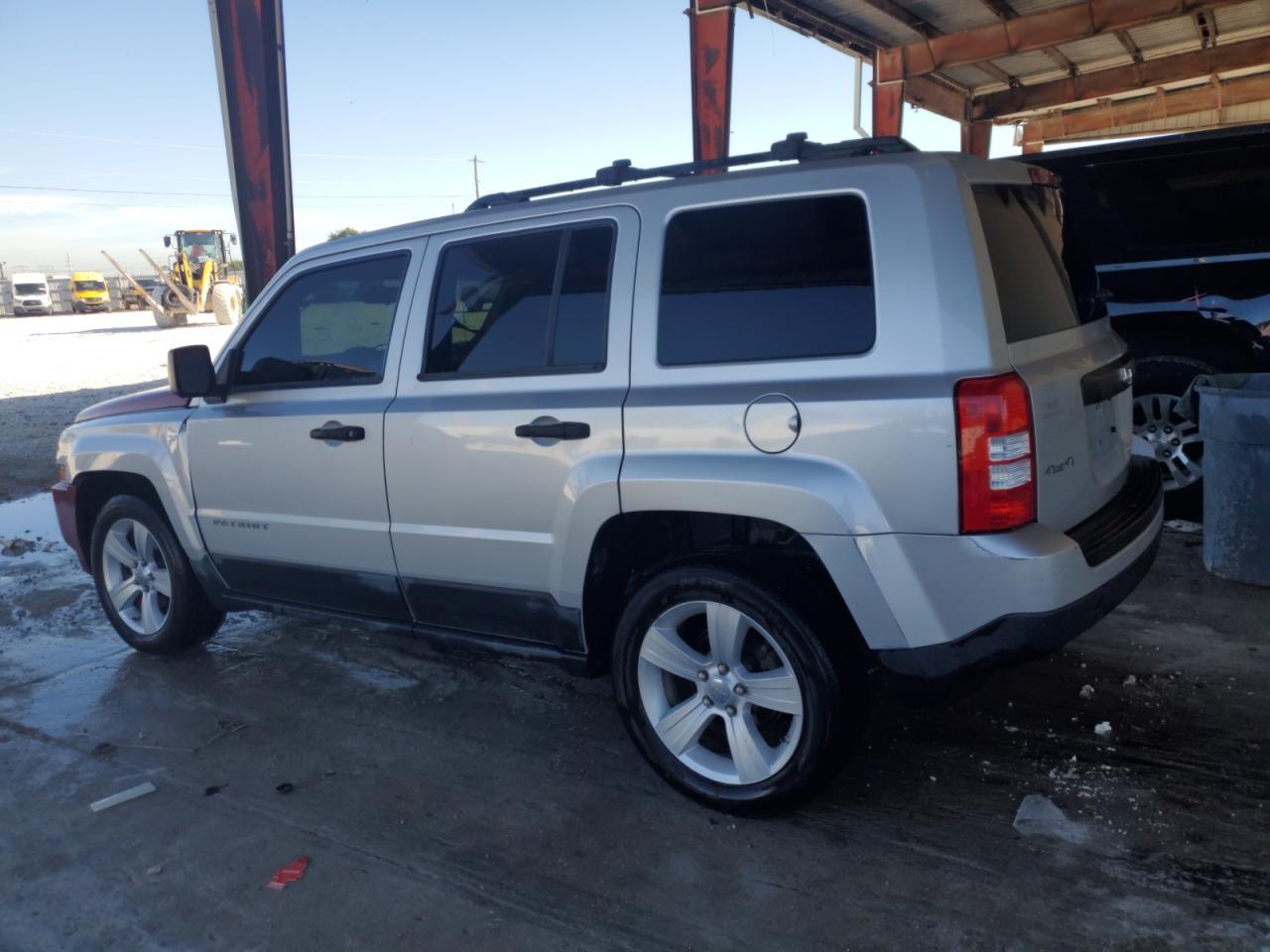 2011 Jeep Liberty (Patriot) - Image 2