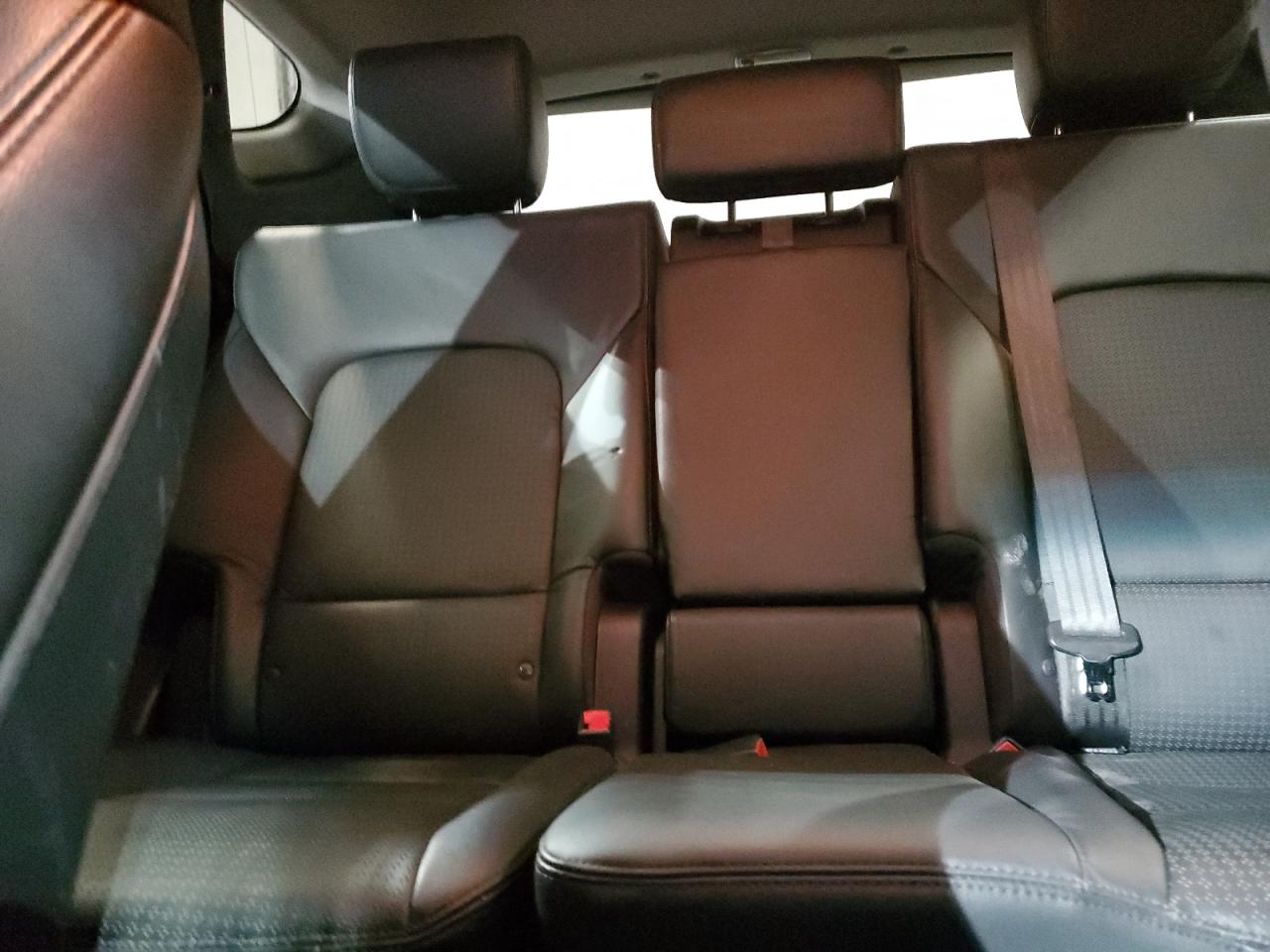 2013 Hyundai Santa Fe - Image 10