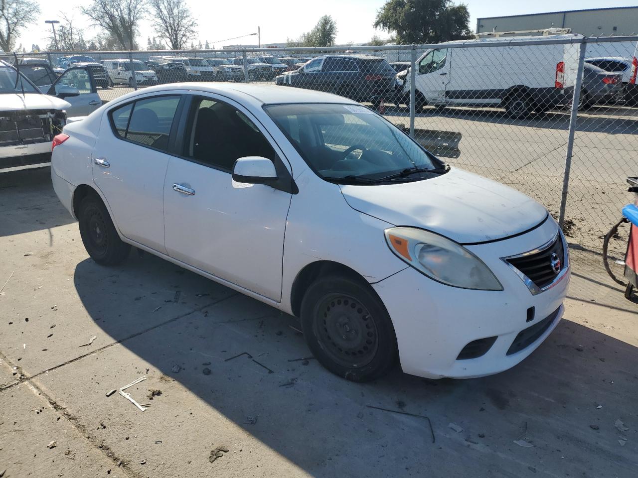 VIN 3N1CN7AP7DL830215 2013 NISSAN VERSA no.4