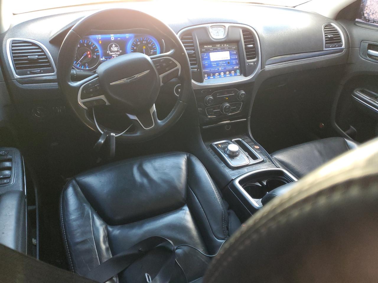 2016 Chrysler 300 - Image 8