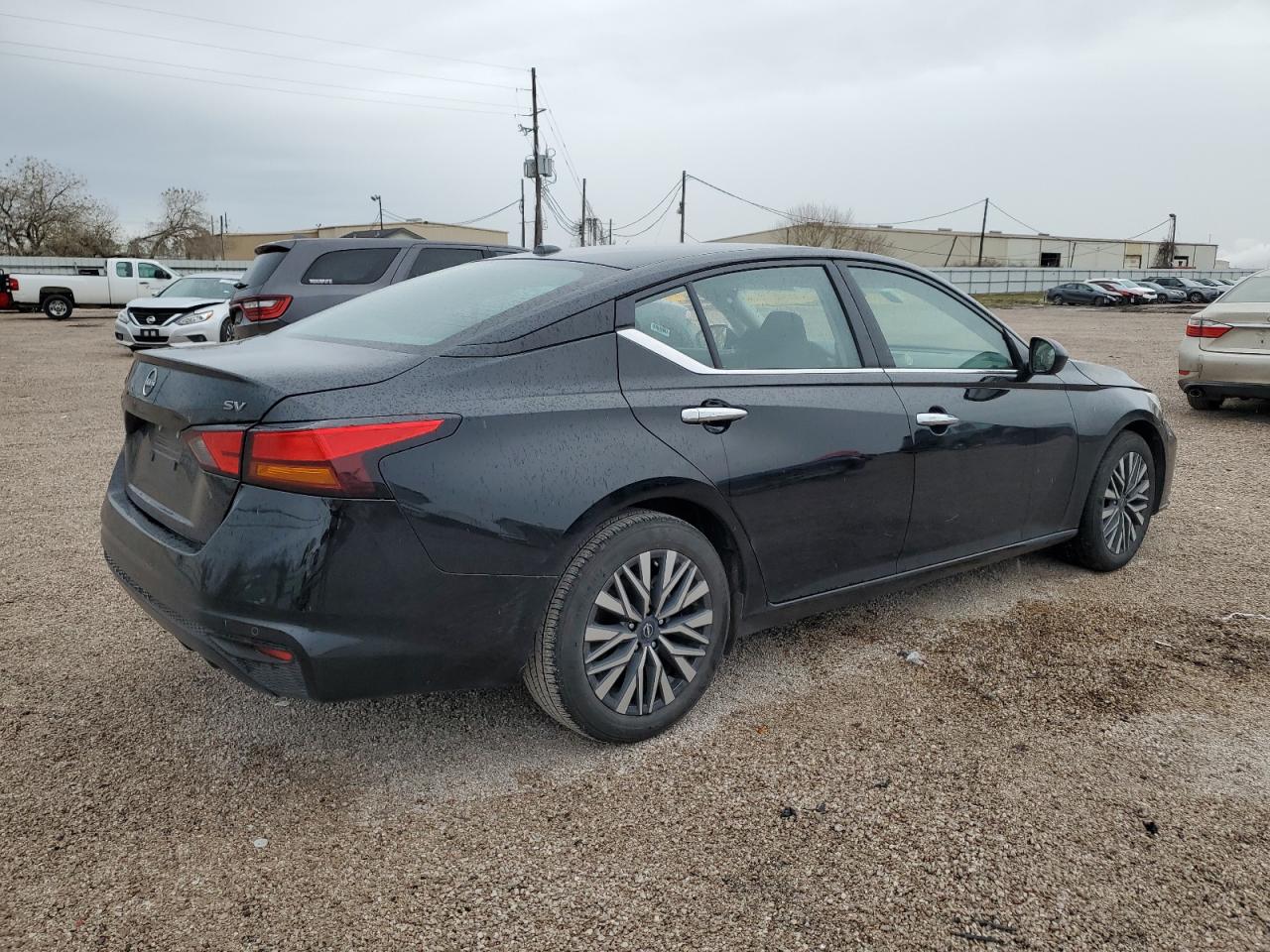 2024 Nissan Altima - Image 3