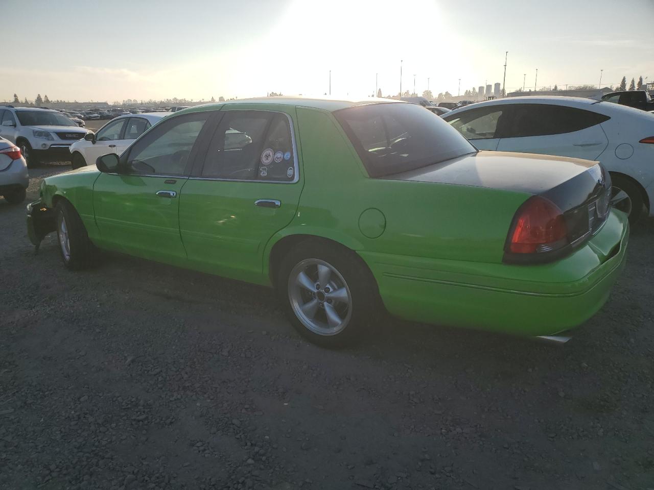 2004 Ford Crown Victoria - Image 2