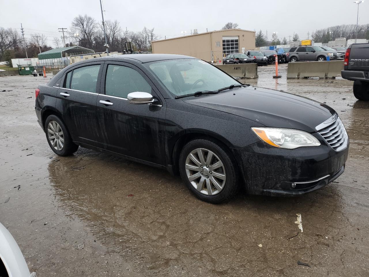 2014 Chrysler 200 - Image 4