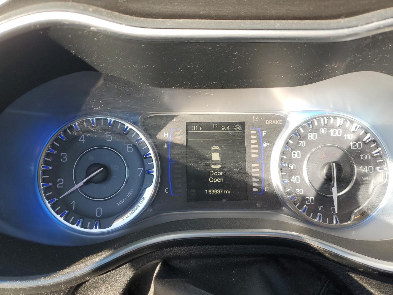 2015 Chrysler 200 - Image 9