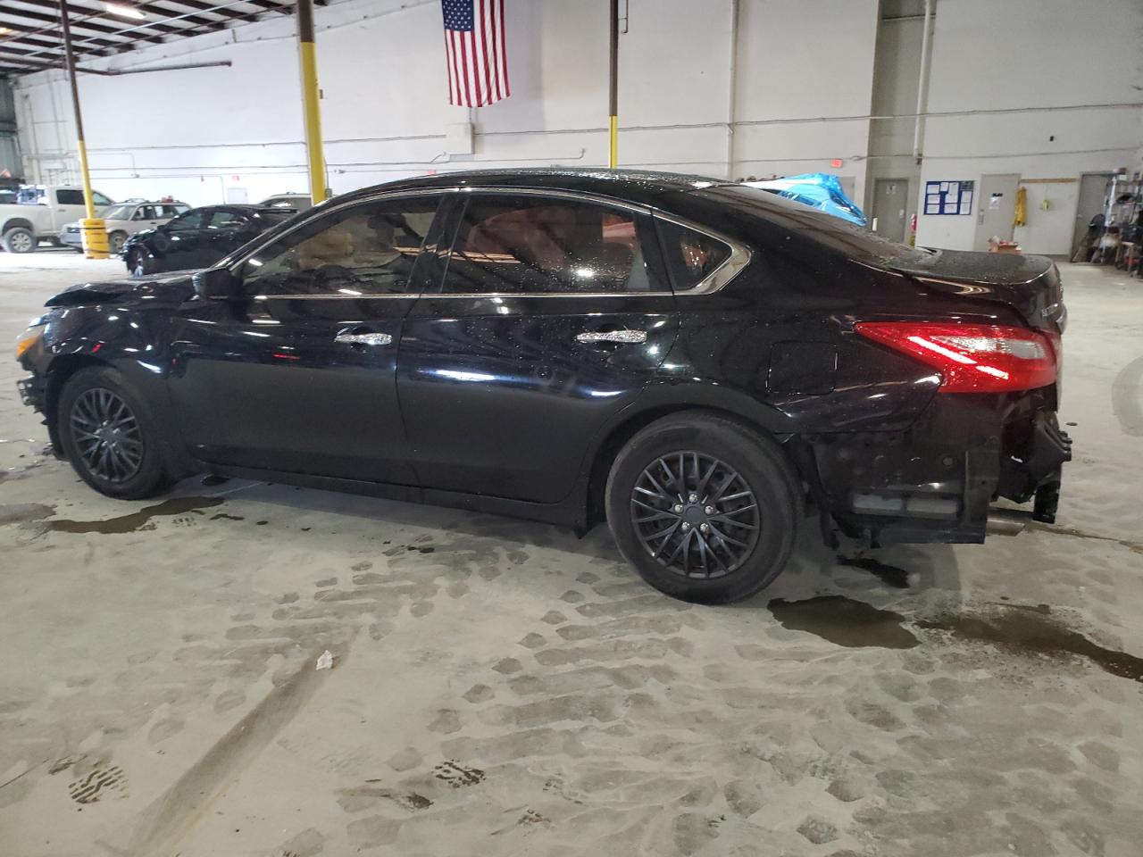 2017 Nissan Altima - Image 2