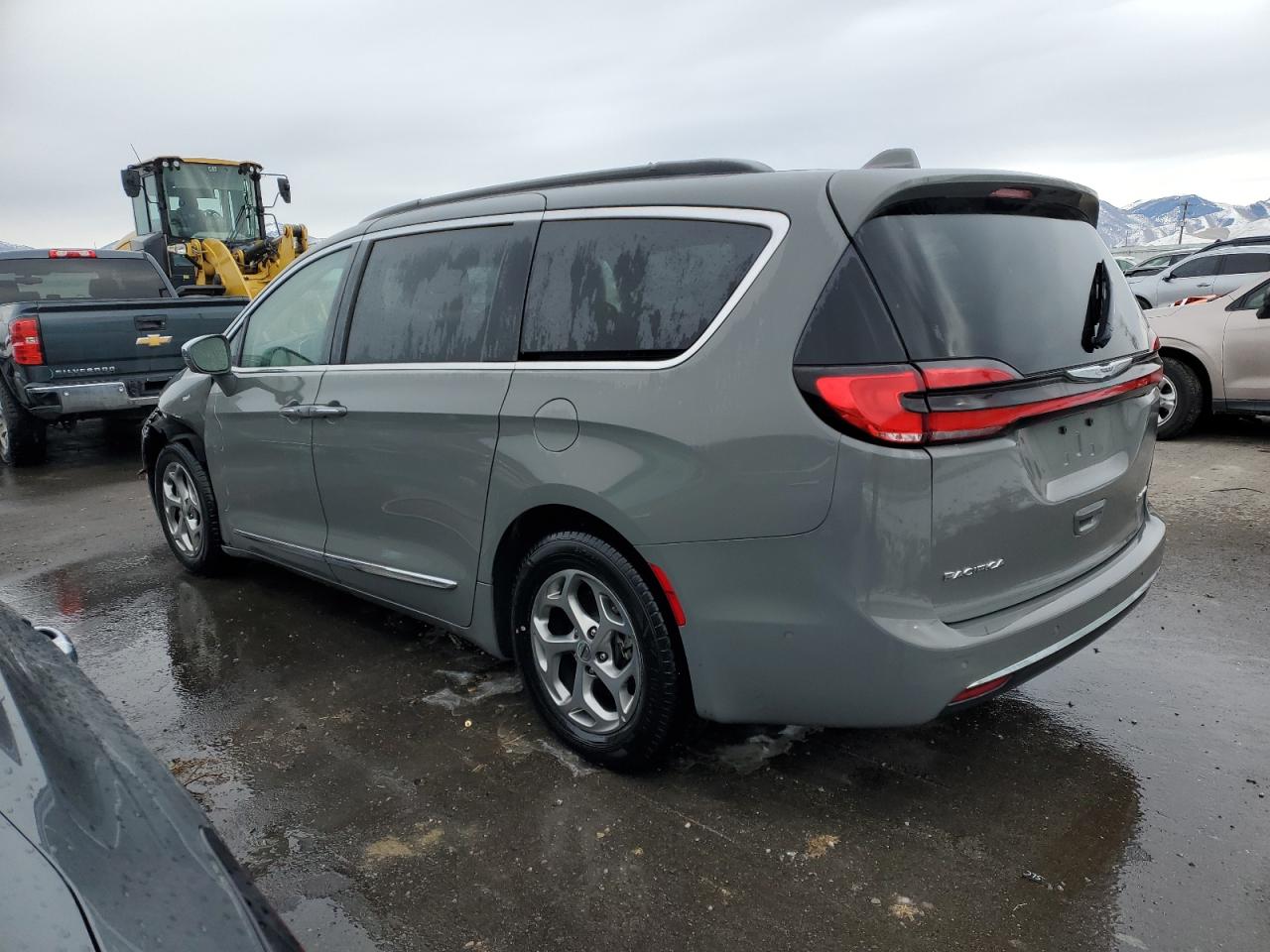 2022 Chrysler Pacifica - Image 2