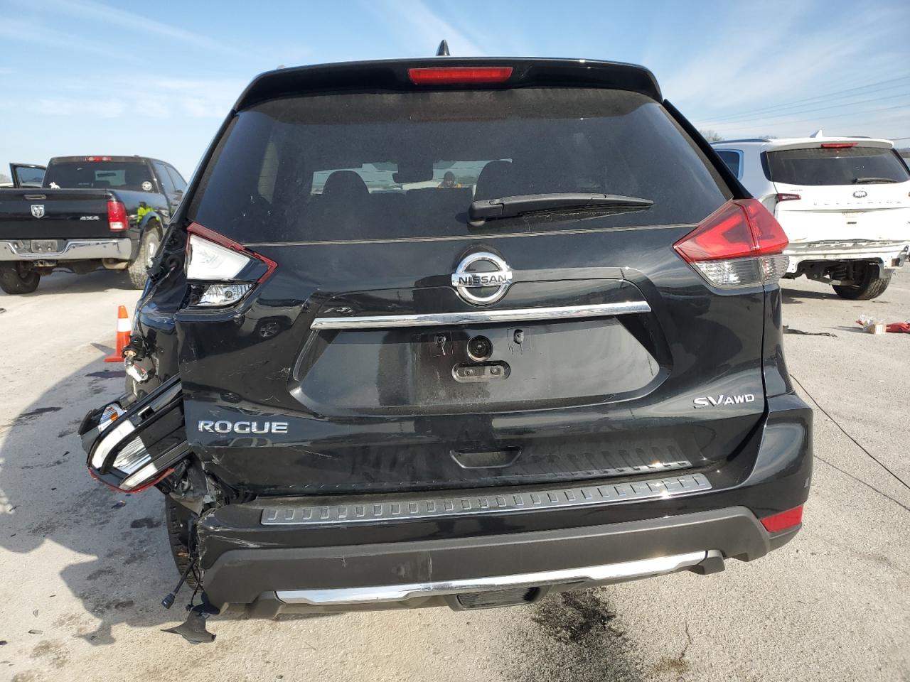 2018 Nissan Rogue - Image 6