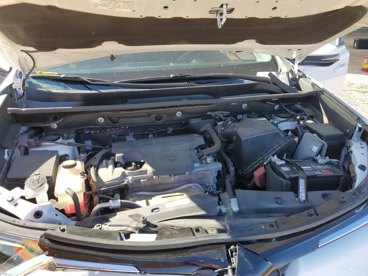 2018 Toyota RAV 4 - Image 12