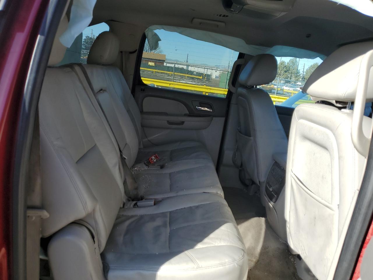 2012 Chevrolet Suburban - Image 12