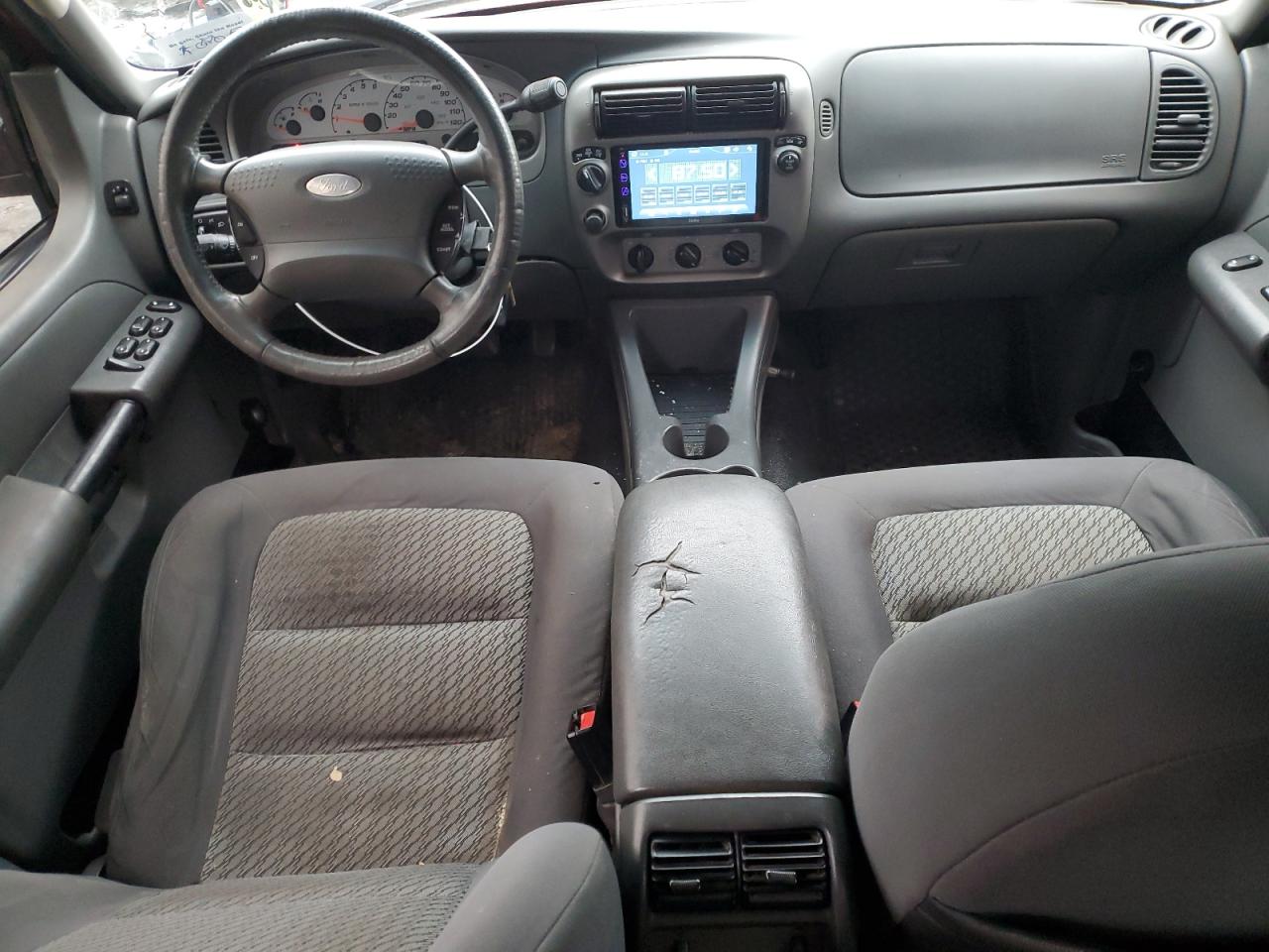 2005 Ford Explorer - Image 8