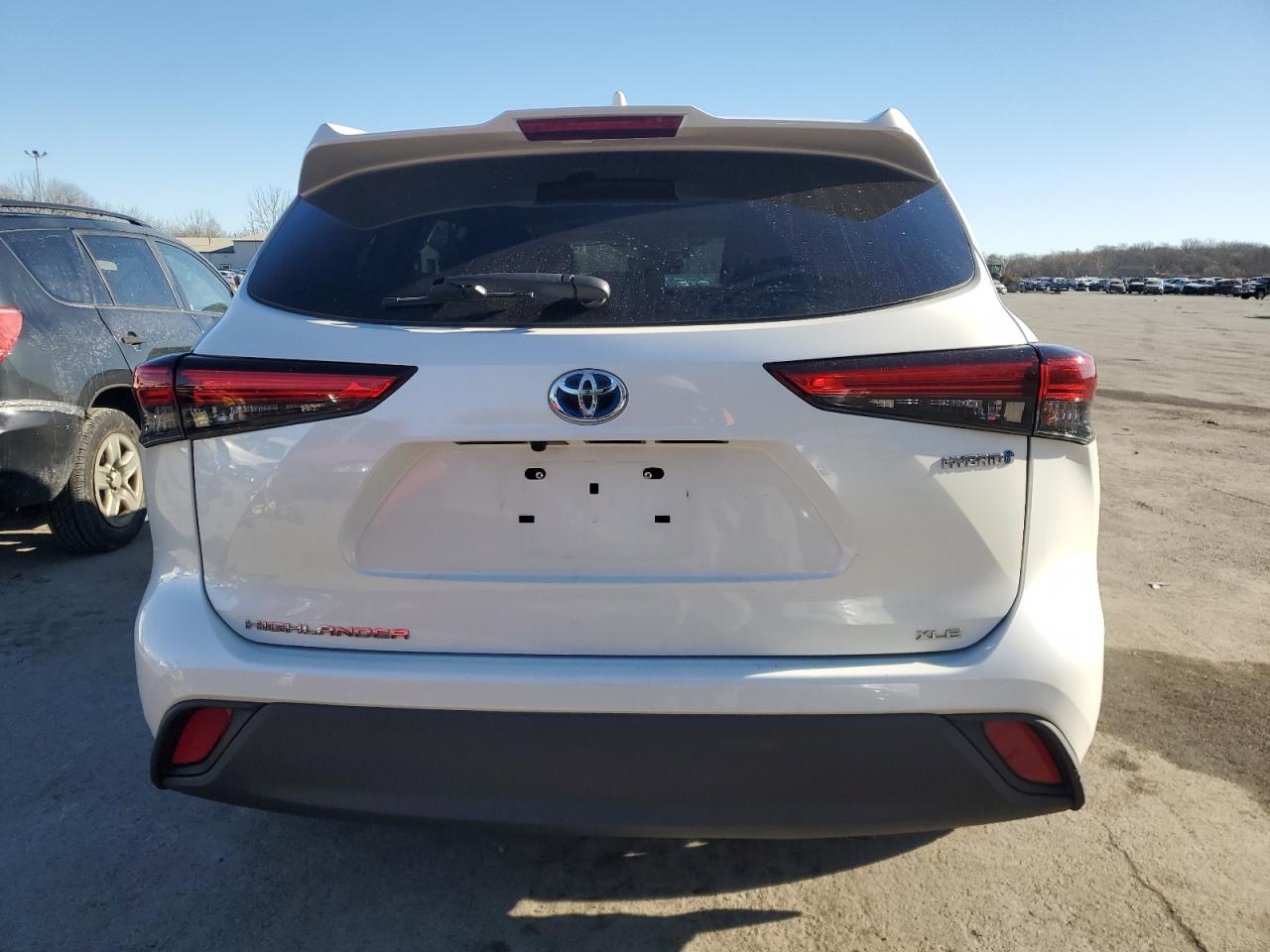 2021 Toyota Highlander - Image 6