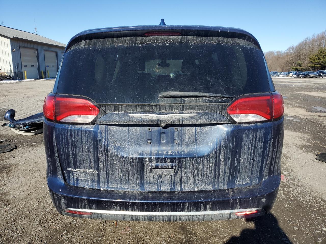 2017 Chrysler Pacifica - Image 6