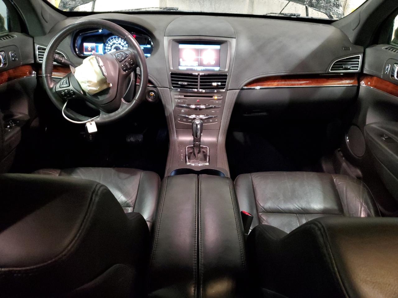 2014 Lincoln MKT - Image 8