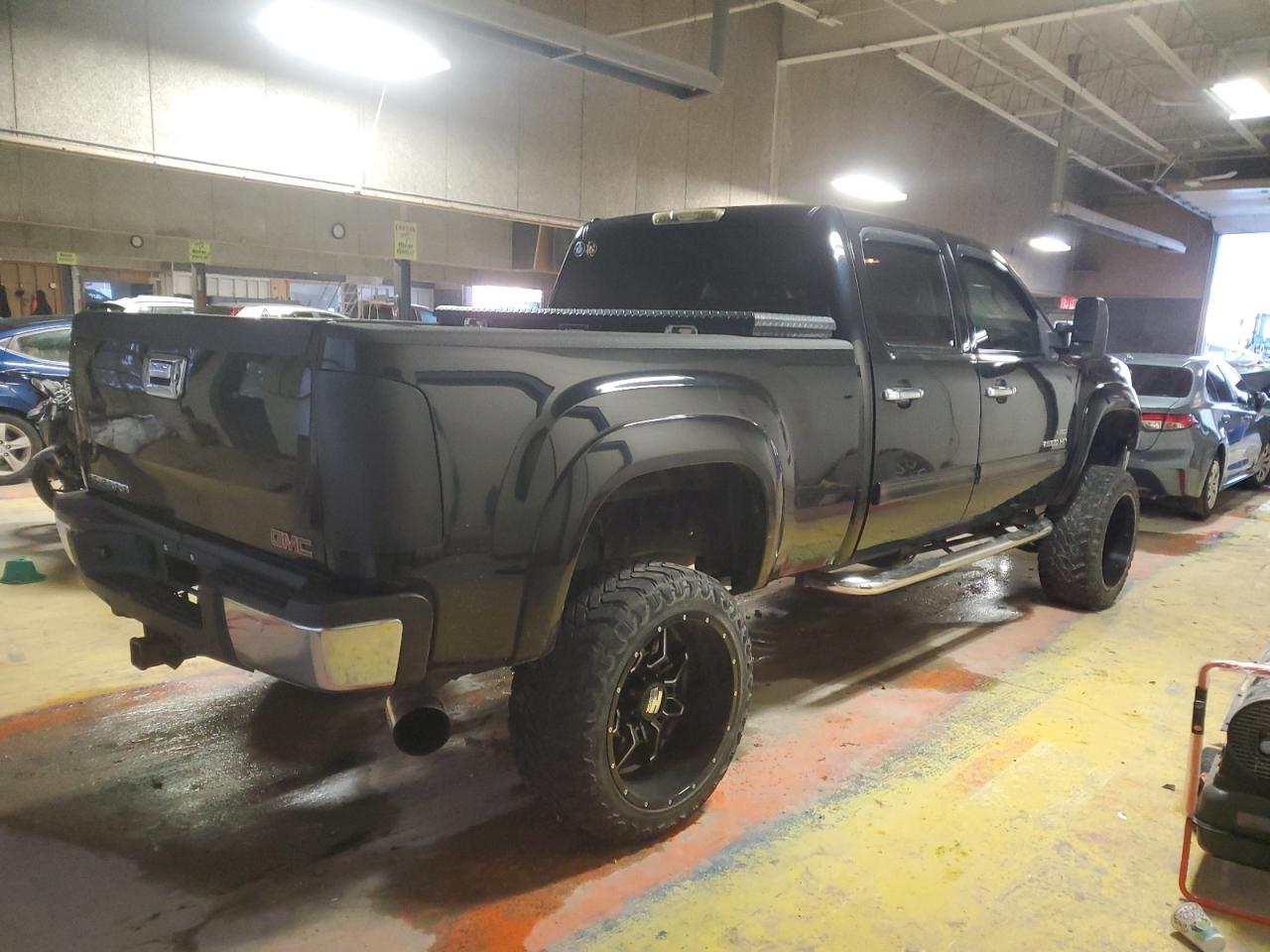 2010 GMC Sierra - Image 3