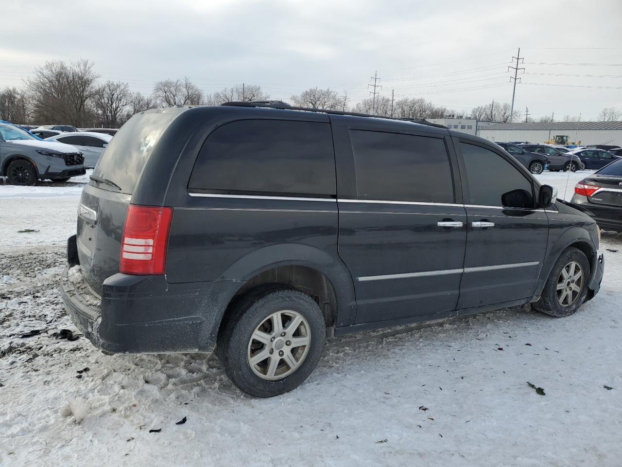2010 Chrysler Town & Country - Image 3