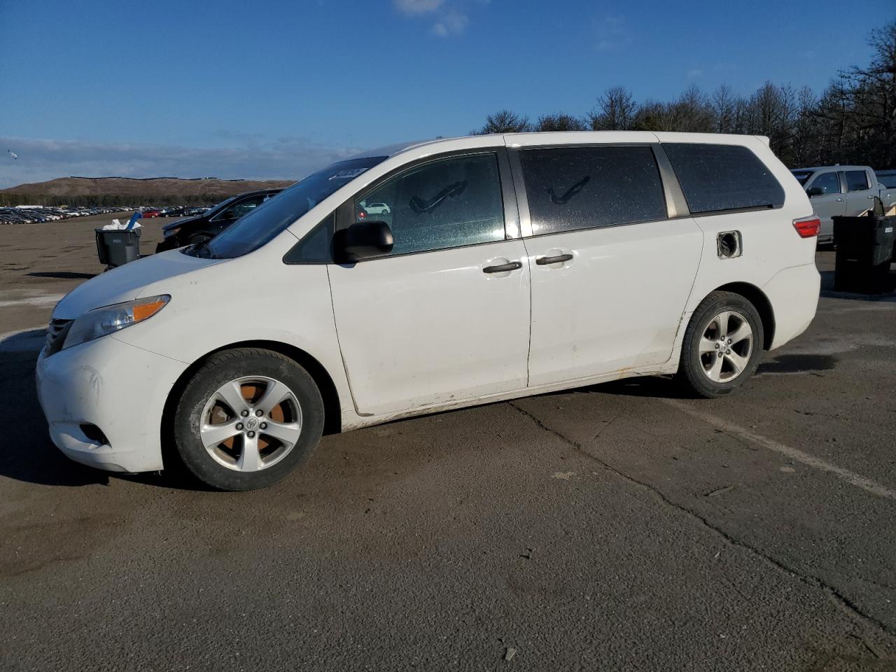 2015 Toyota Sienna - Image 1