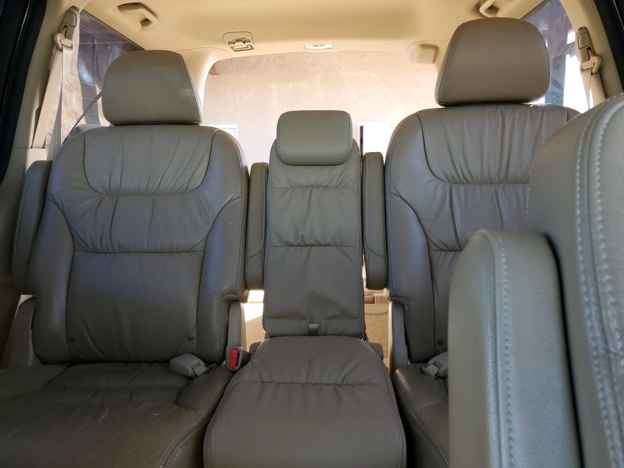 2010 Honda Odyssey - Image 10