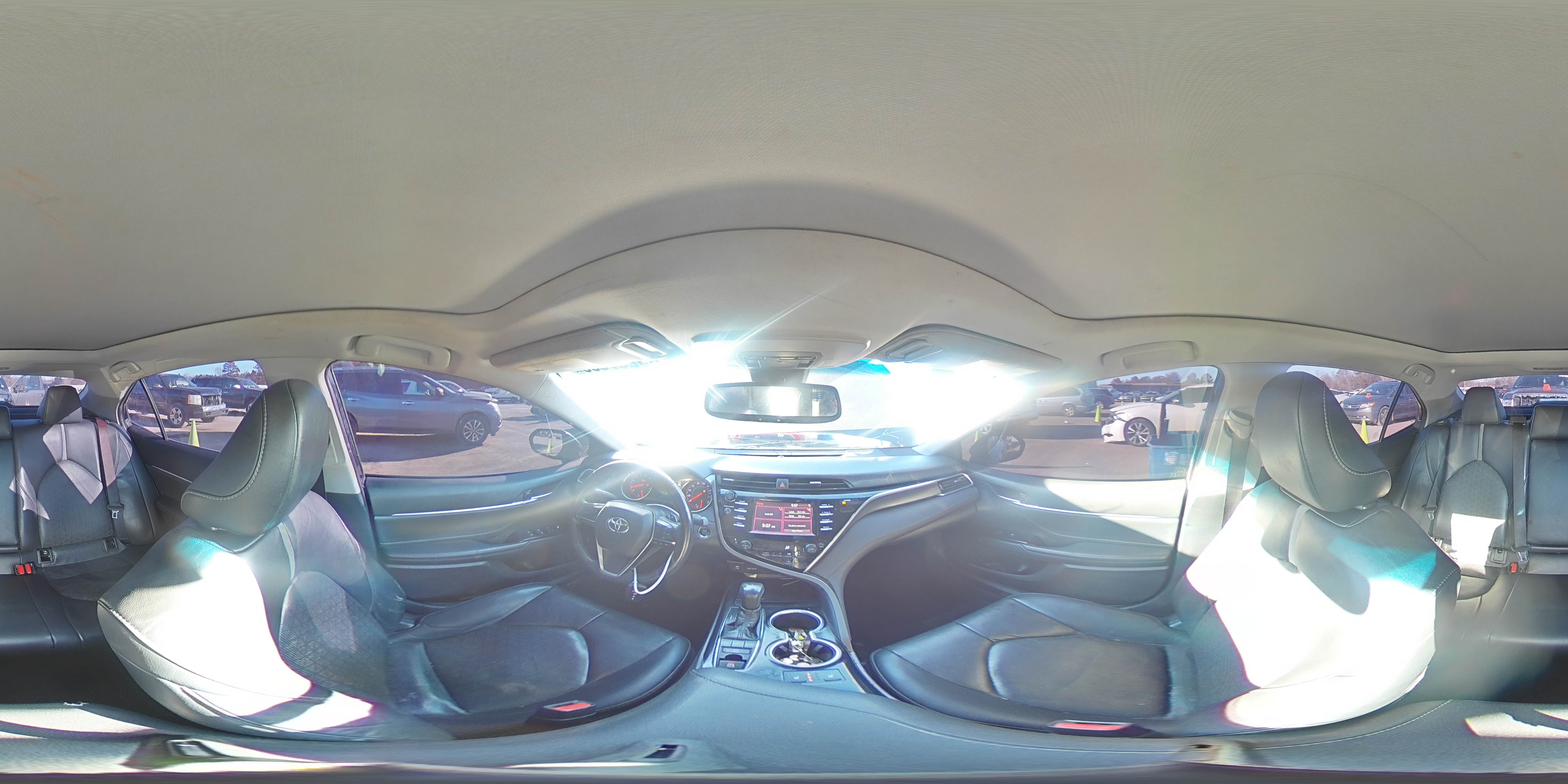 2018 Toyota Camry - Image 13
