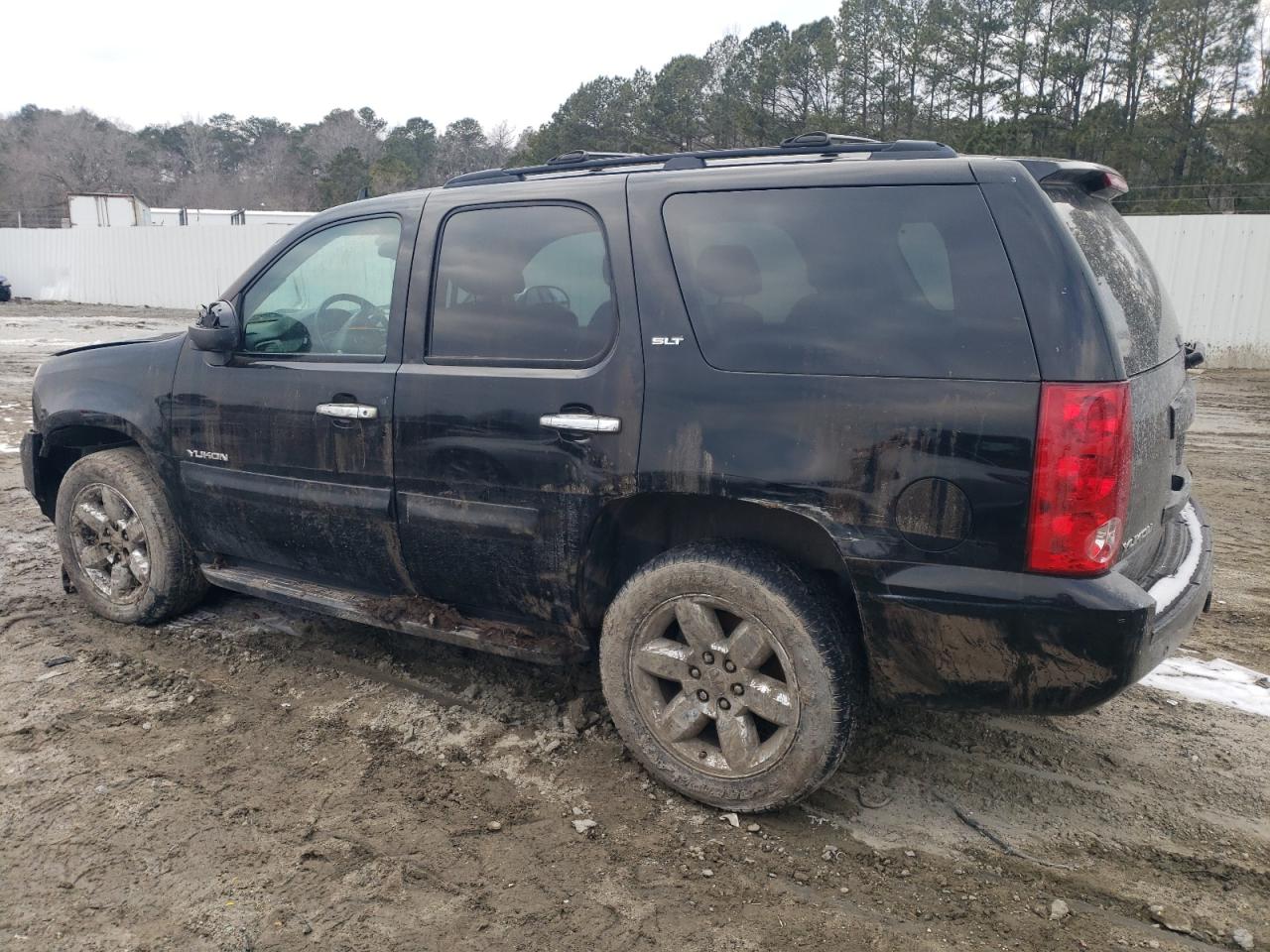 2009 GMC Yukon - Image 2