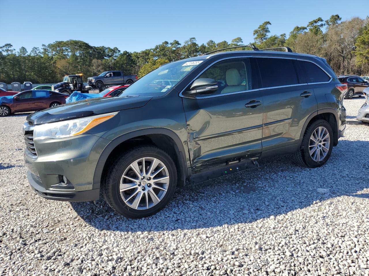 2015 Toyota Highlander - Image 1