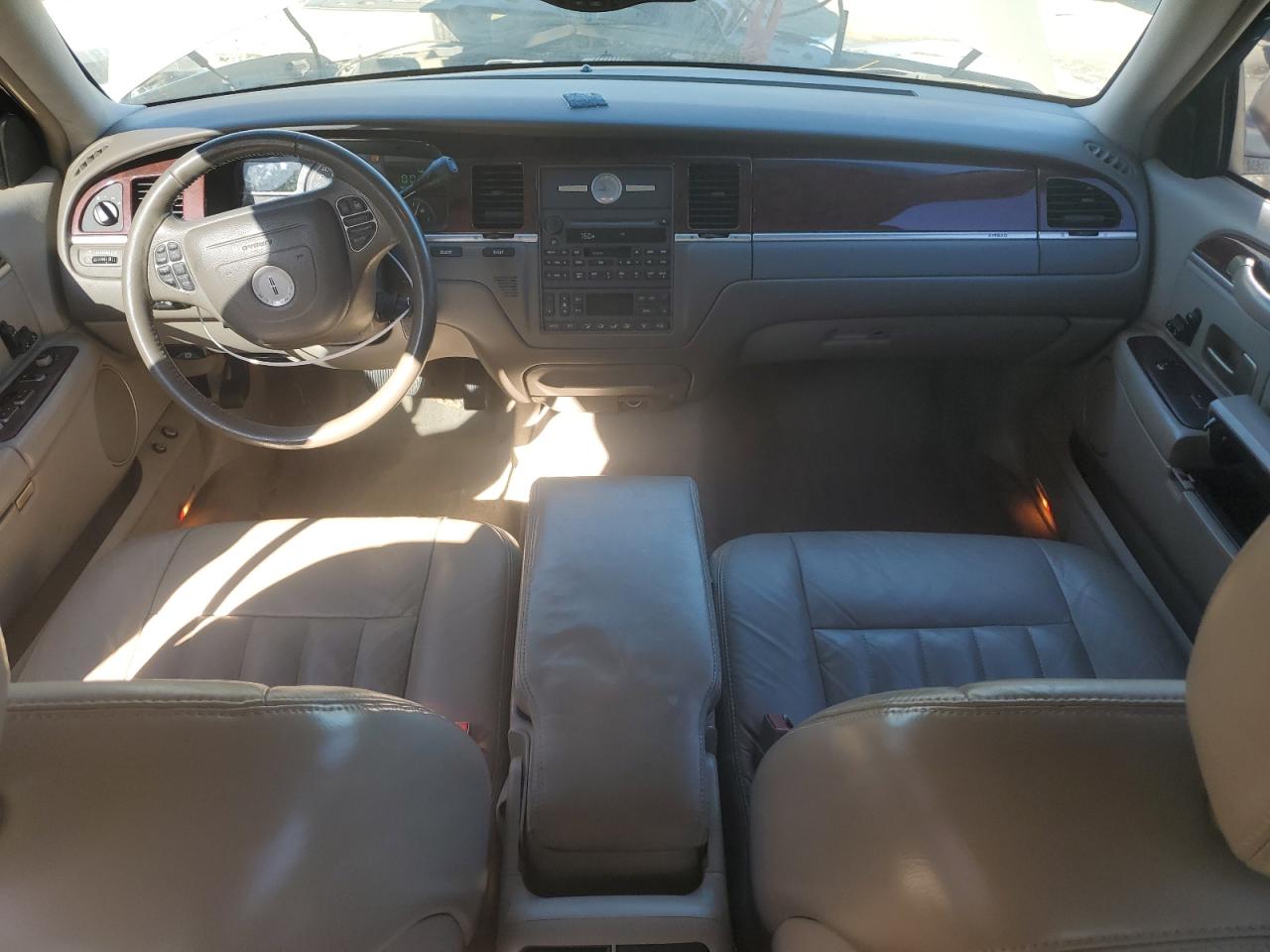 2004 Lincoln Town Car Executive VIN: 1LNHM81W24Y634969 Lot: 88476655