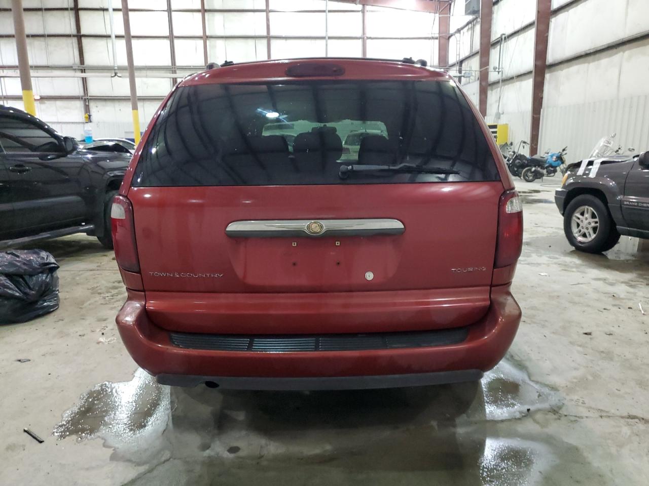 2005 Chrysler Town & Country - Image 6