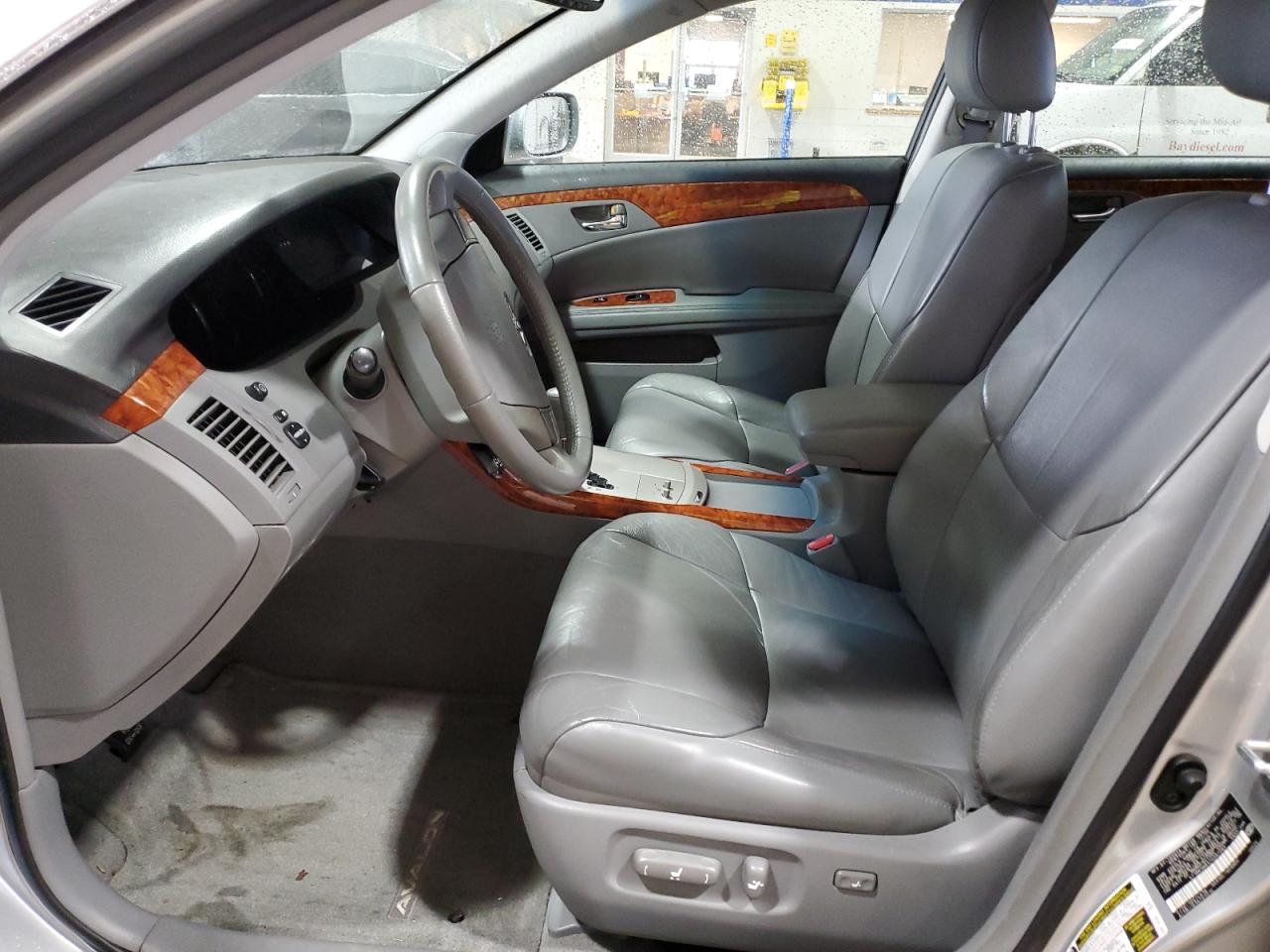 2007 Toyota Avalon - Image 7