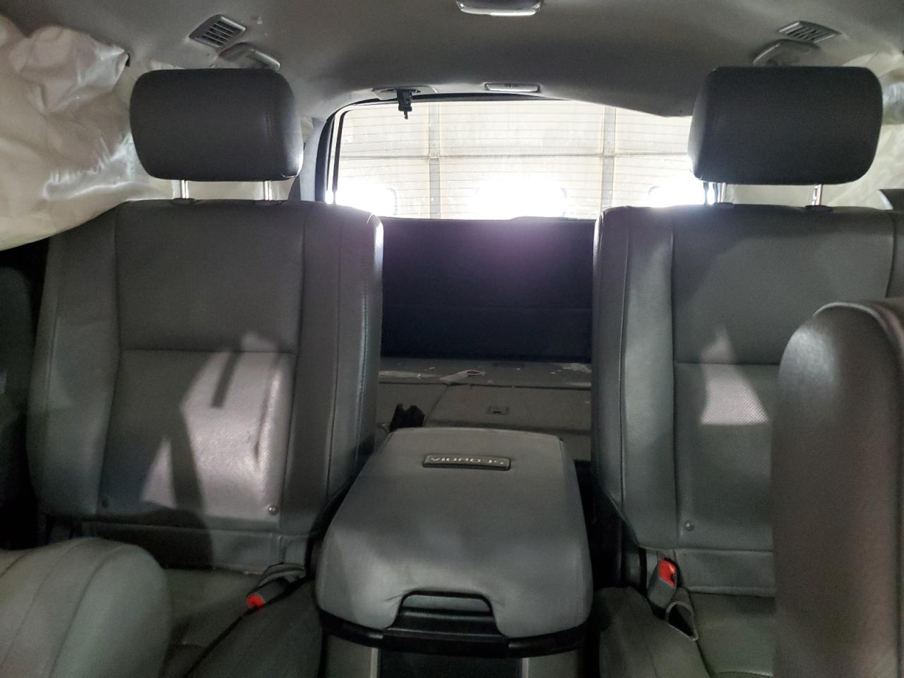 2010 Toyota Sequoia - Image 10