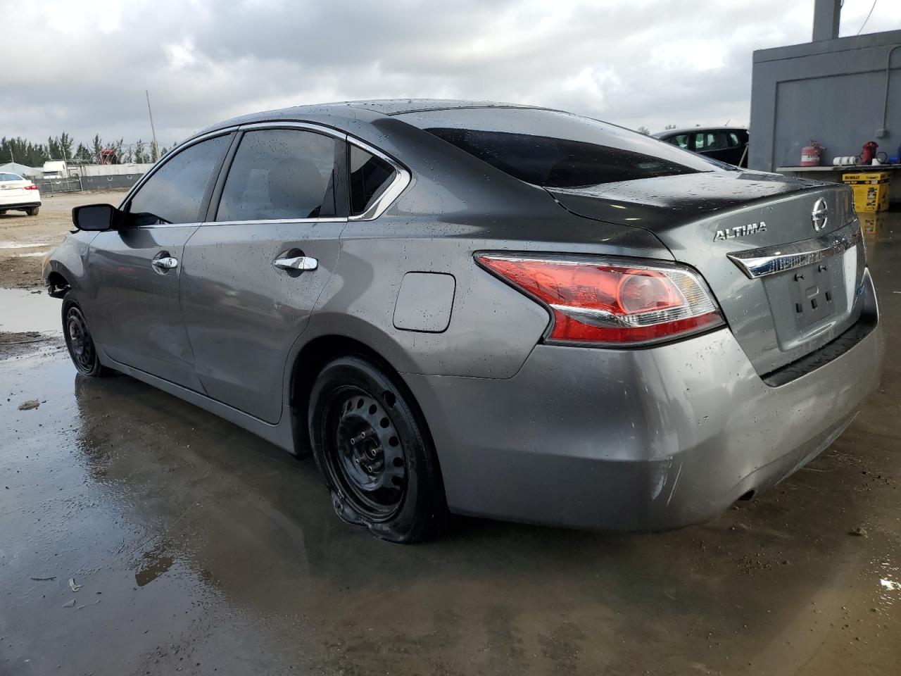 2014 Nissan Altima - Image 2