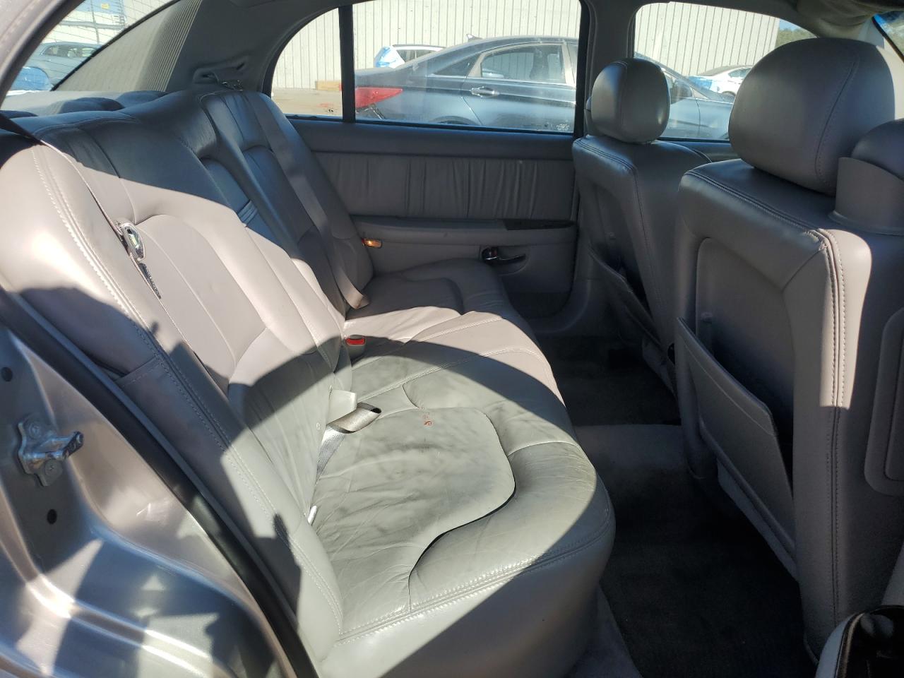 2005 Buick Park Avenue - Image 10