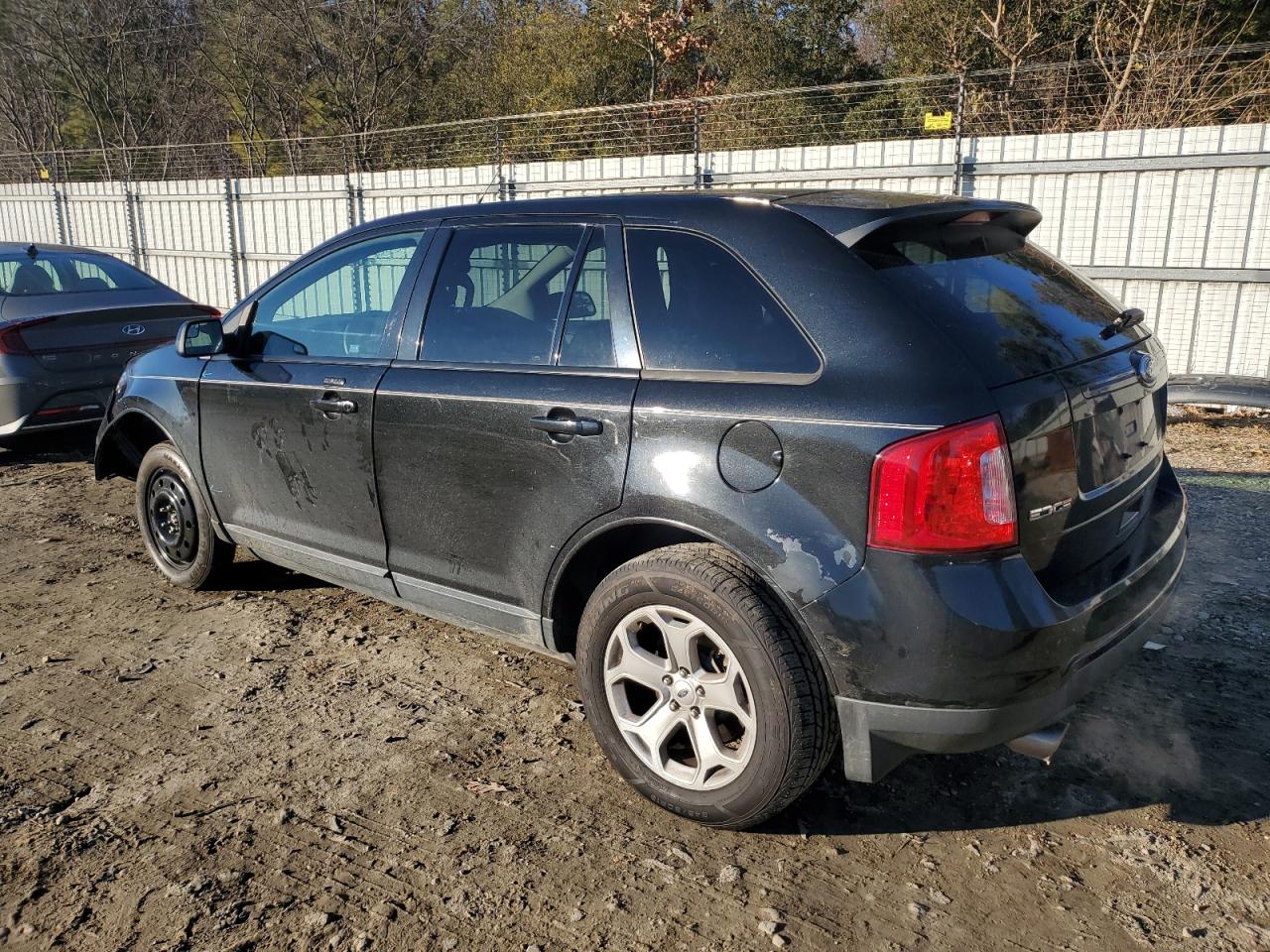 2014 Ford Edge - Image 2