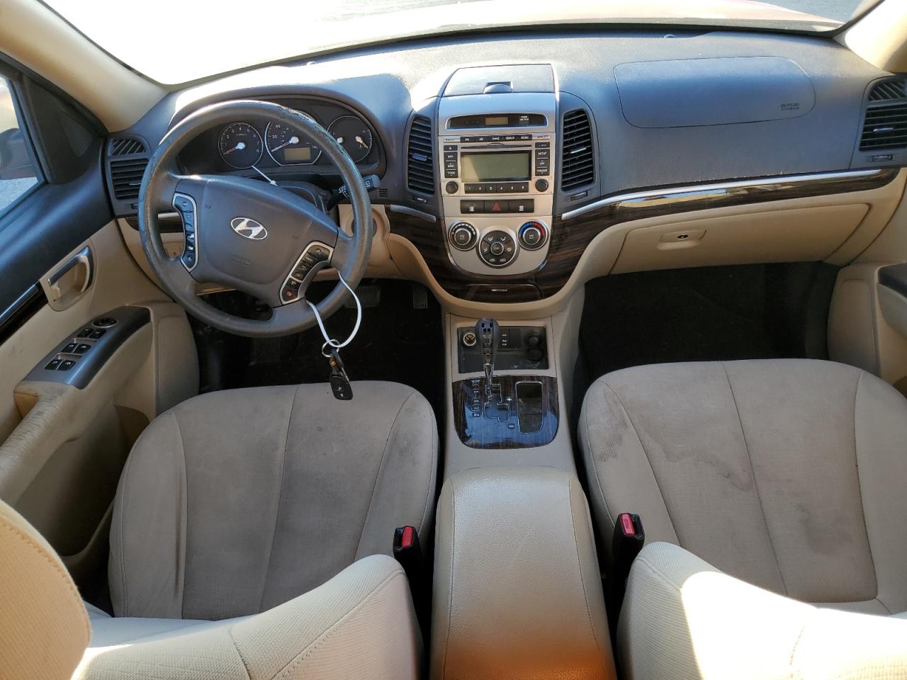 2010 Hyundai Santa Fe - Image 8