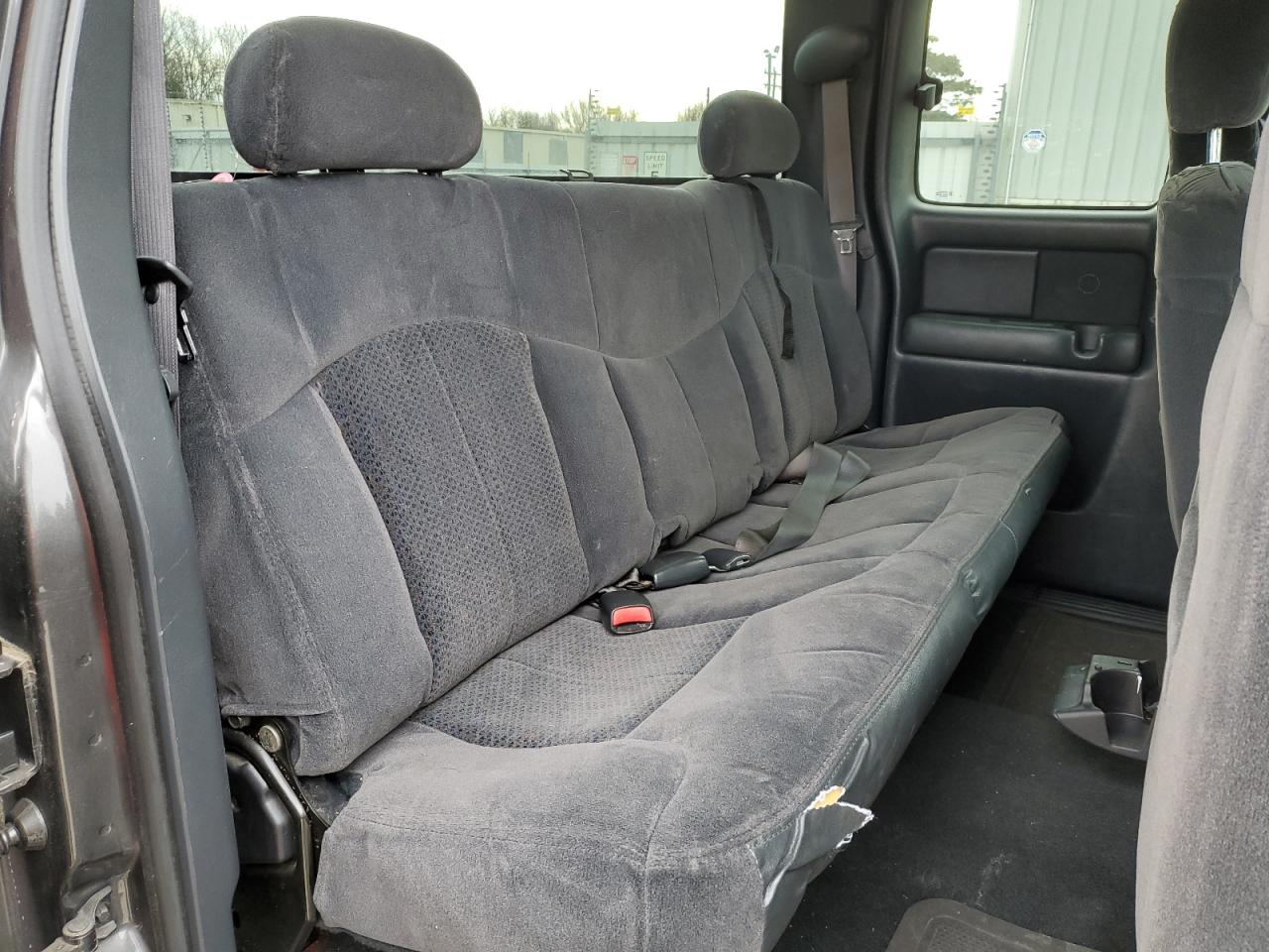 2002 Chevrolet Silverado - Image 10
