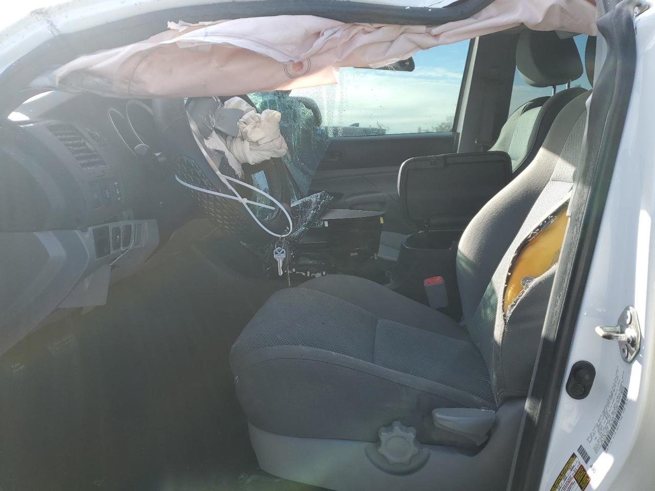 2015 Toyota Tacoma - Image 7