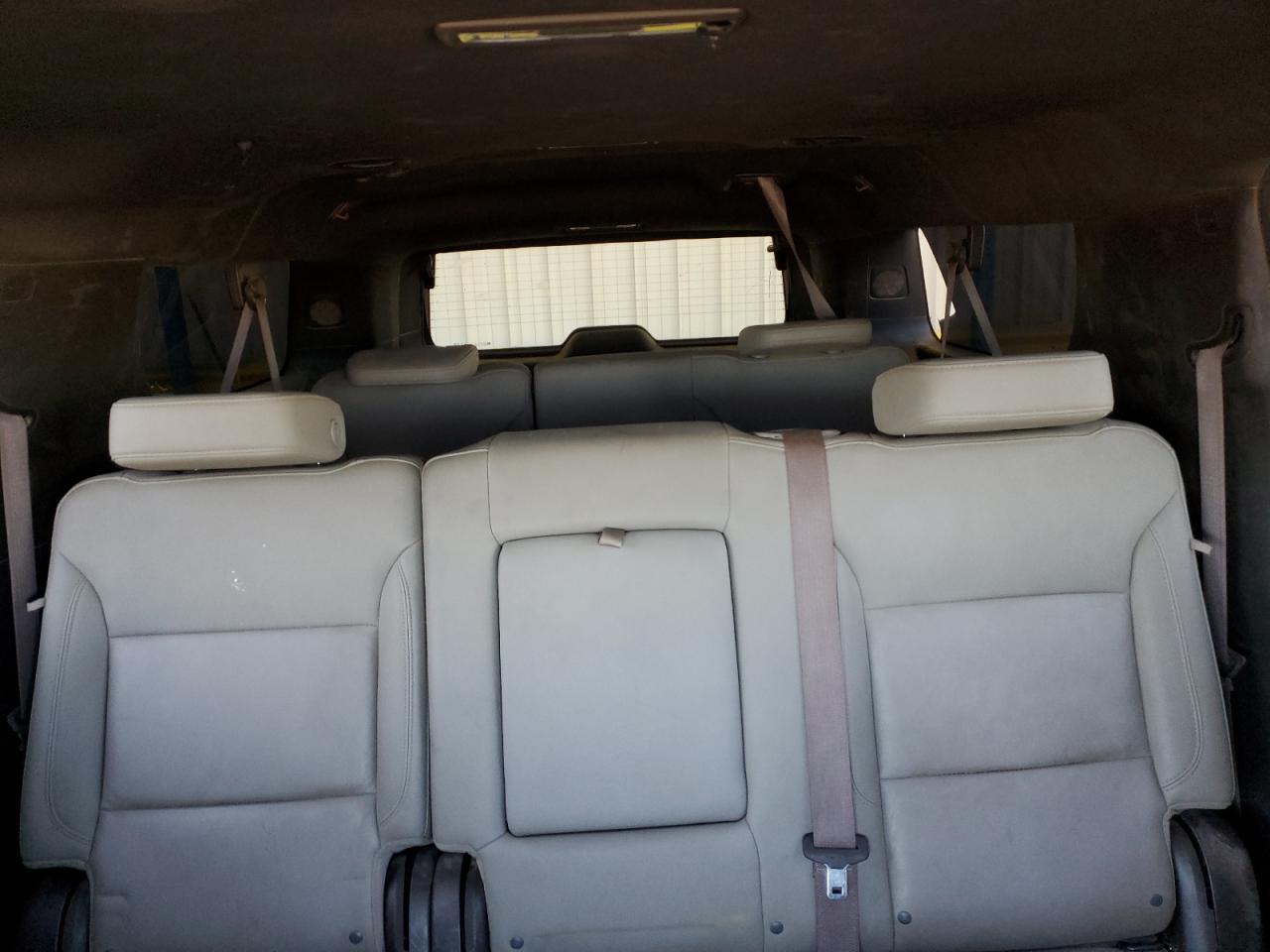 2022 Chevrolet Suburban - Image 10