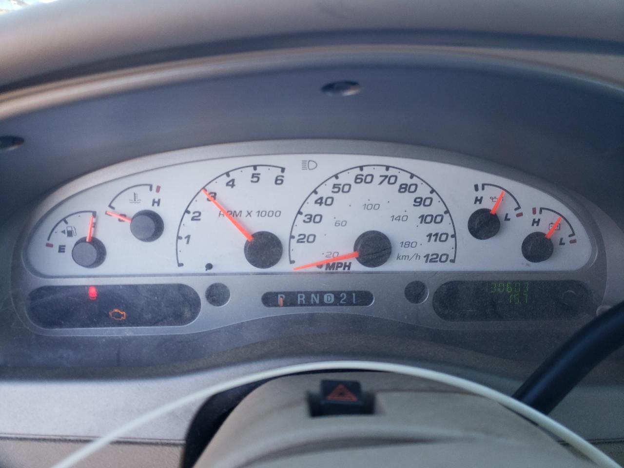 2005 Ford Explorer - Image 9