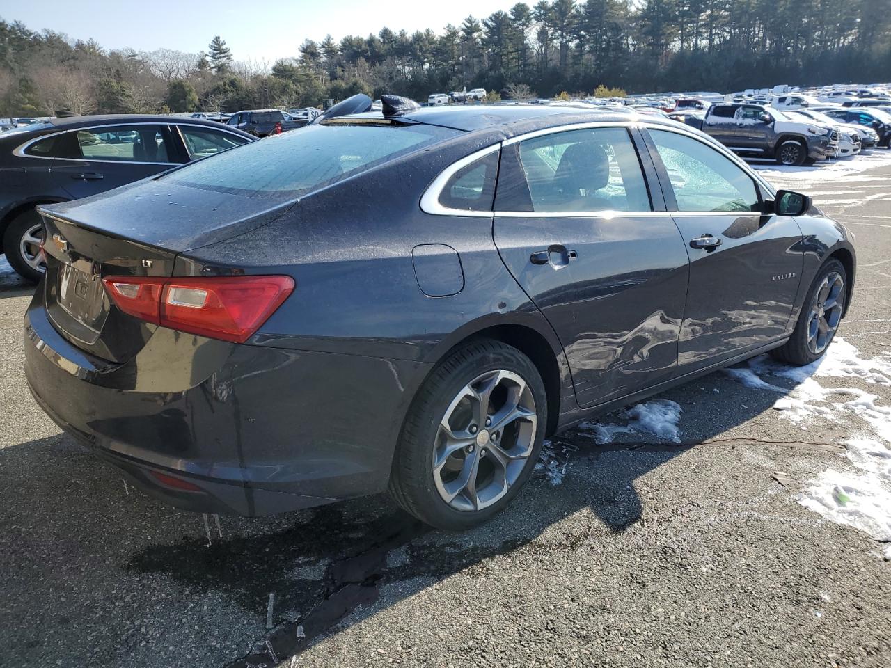 2023 Chevrolet Malibu - Image 3