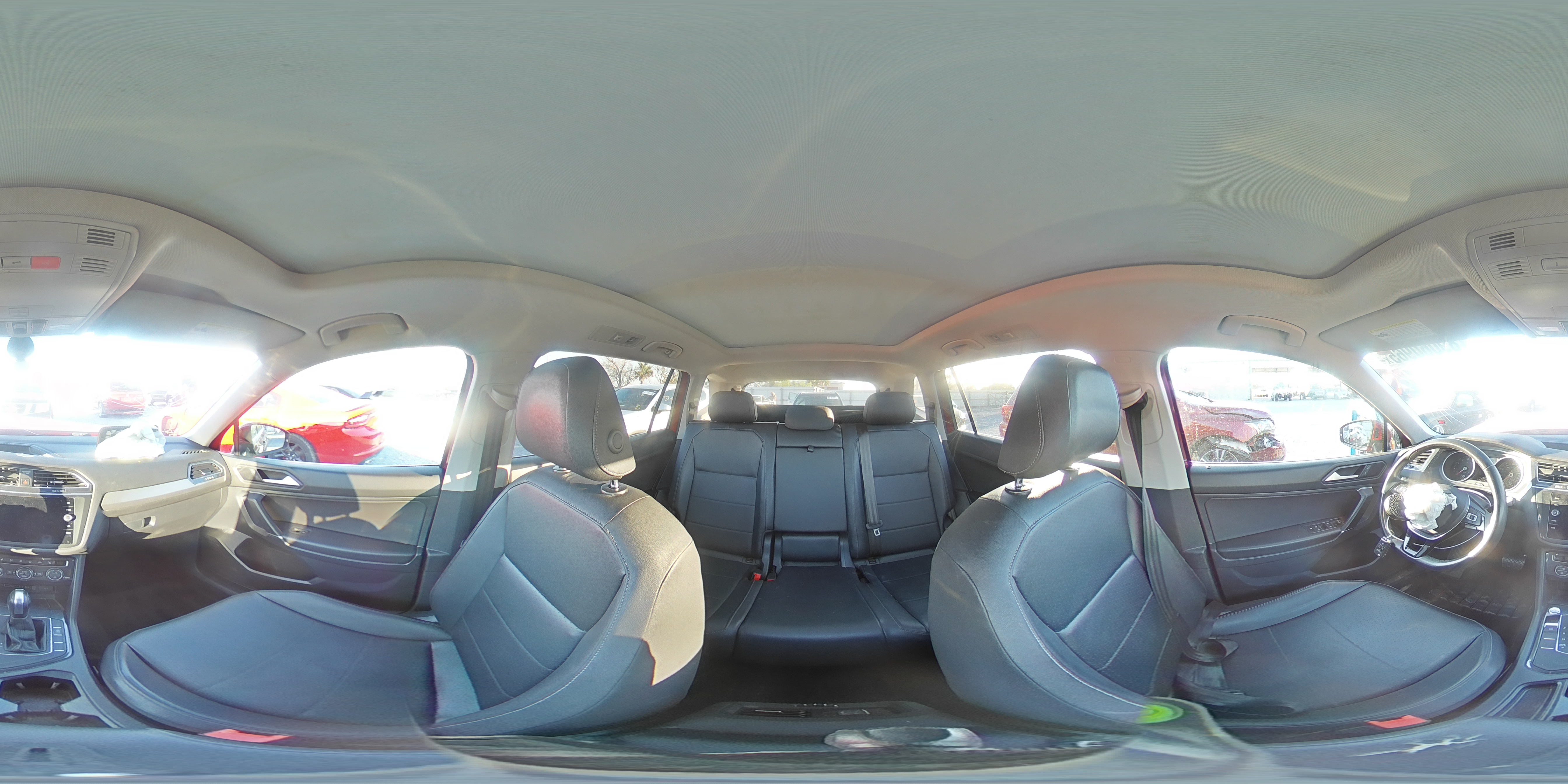 2020 Volkswagen Tiguan - Image 14