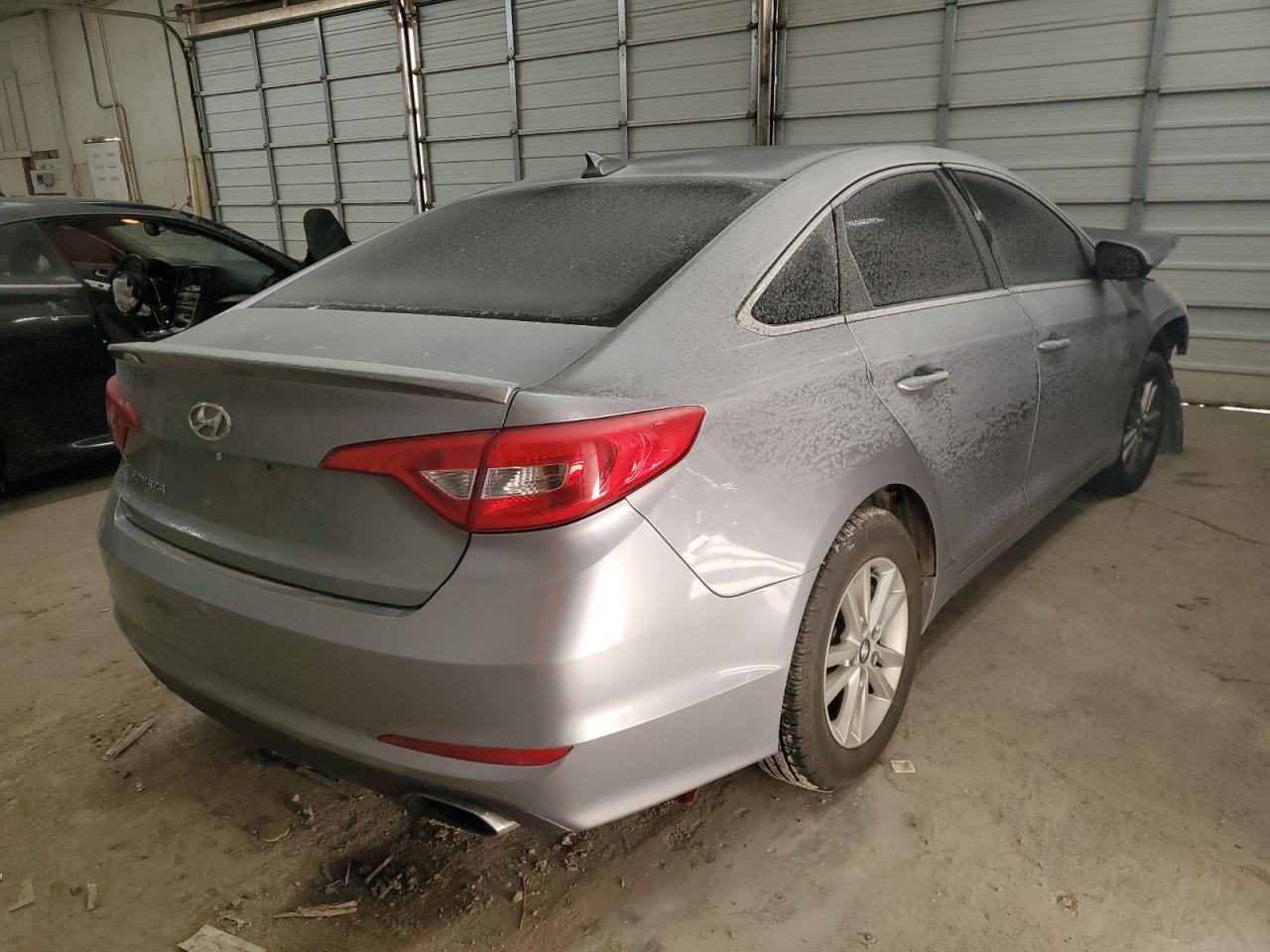 2016 Hyundai Sonata - Image 3