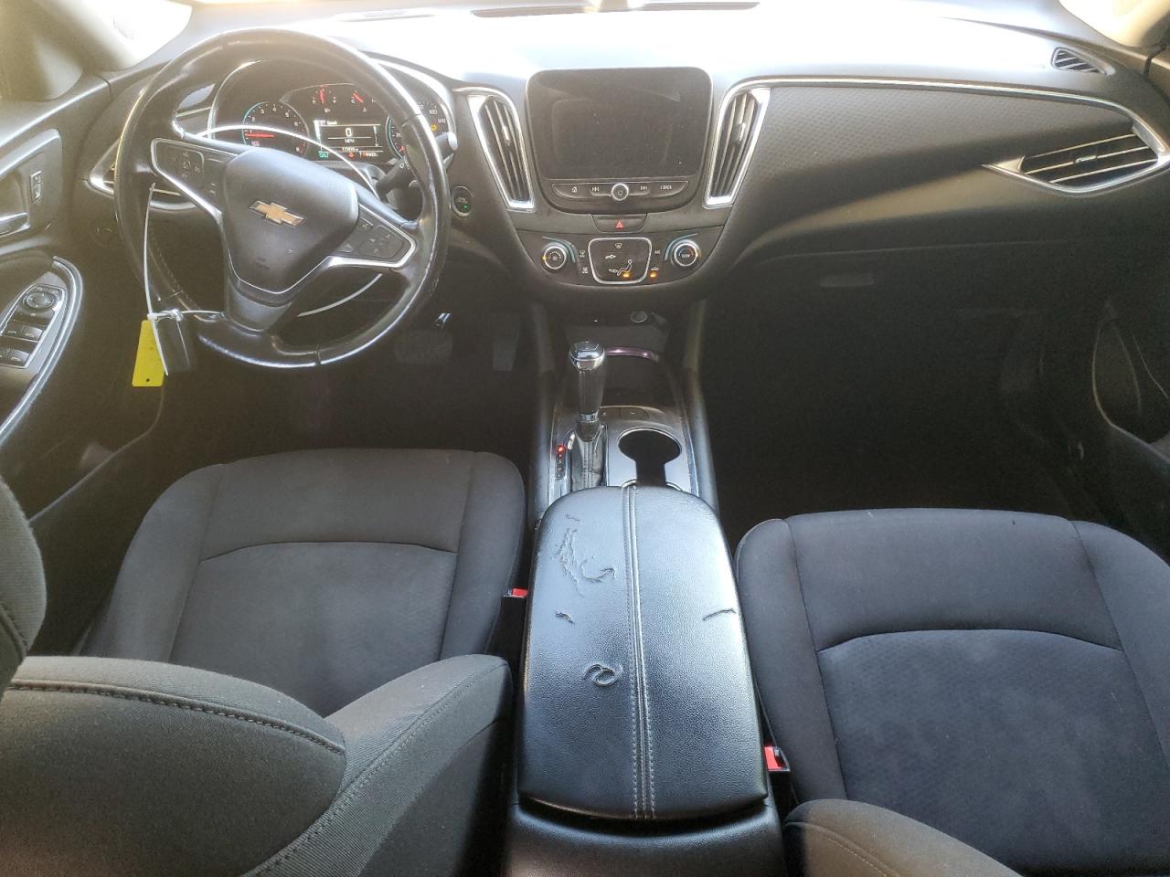 2018 Chevrolet Malibu - Image 8