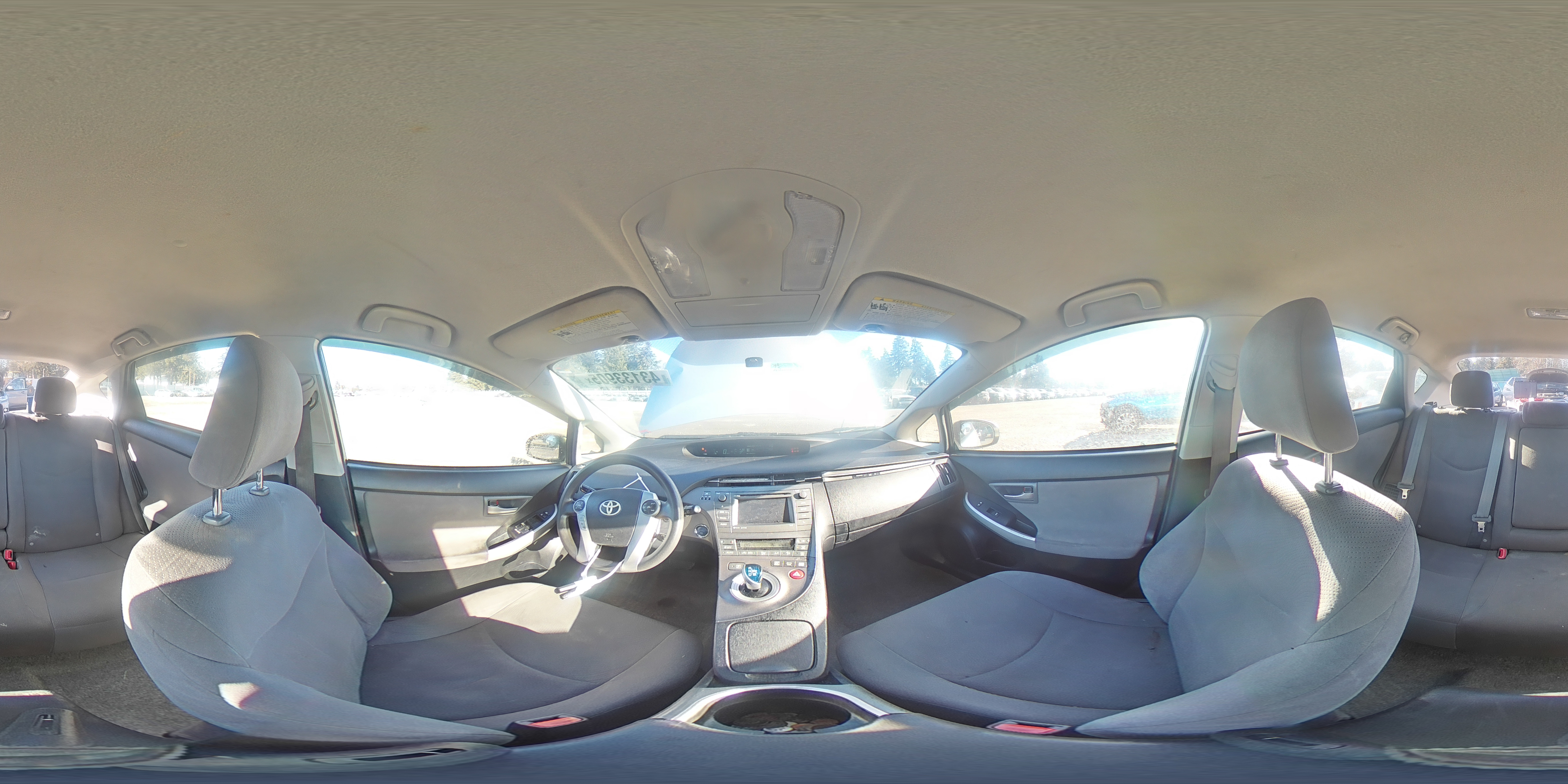 2015 Toyota Prius - Image 12
